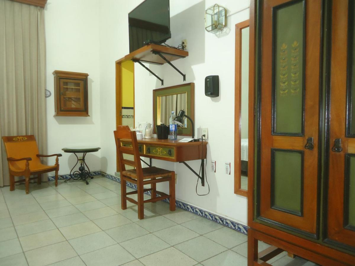 Hotel Concierge Plaza Colima Exterior photo
