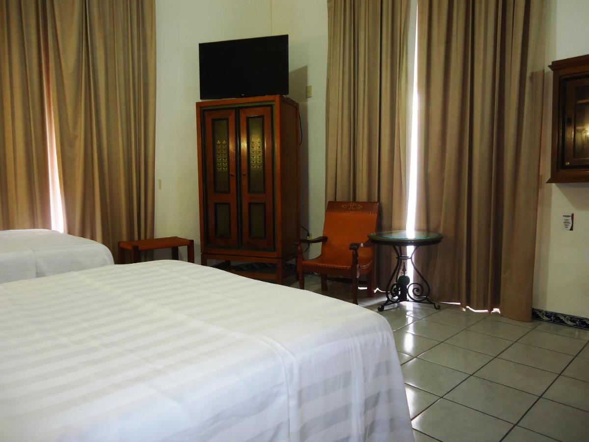 Hotel Concierge Plaza Colima Exterior photo