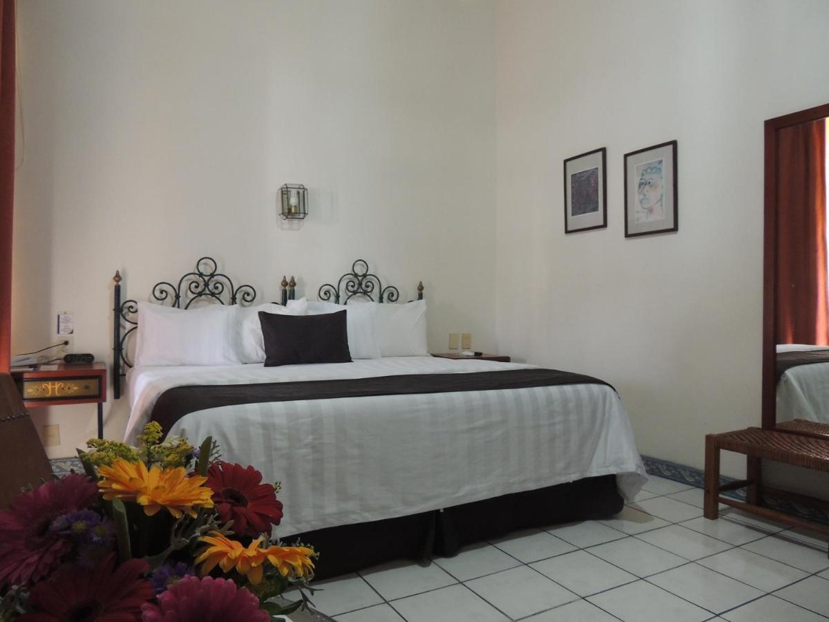Hotel Concierge Plaza Colima Exterior photo